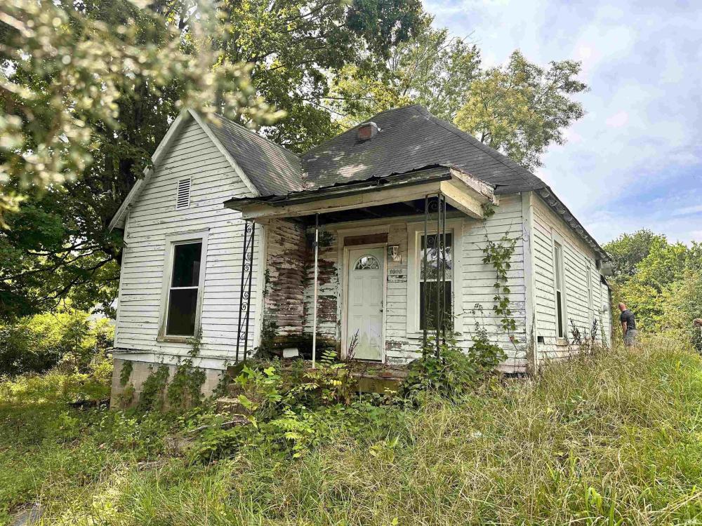 Currently Displayed Property Photo