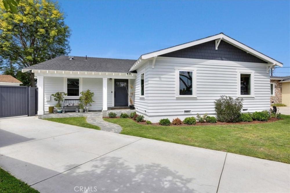 Currently Displayed Property Photo