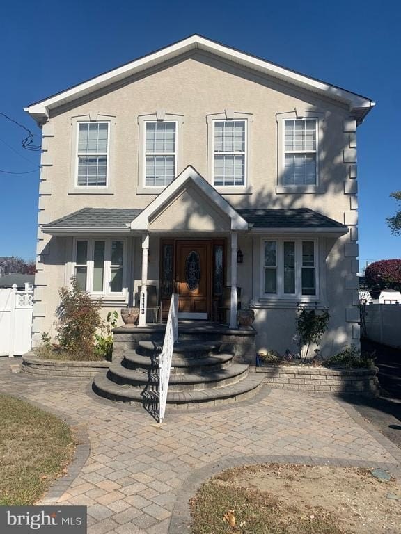 Currently Displayed Property Photo