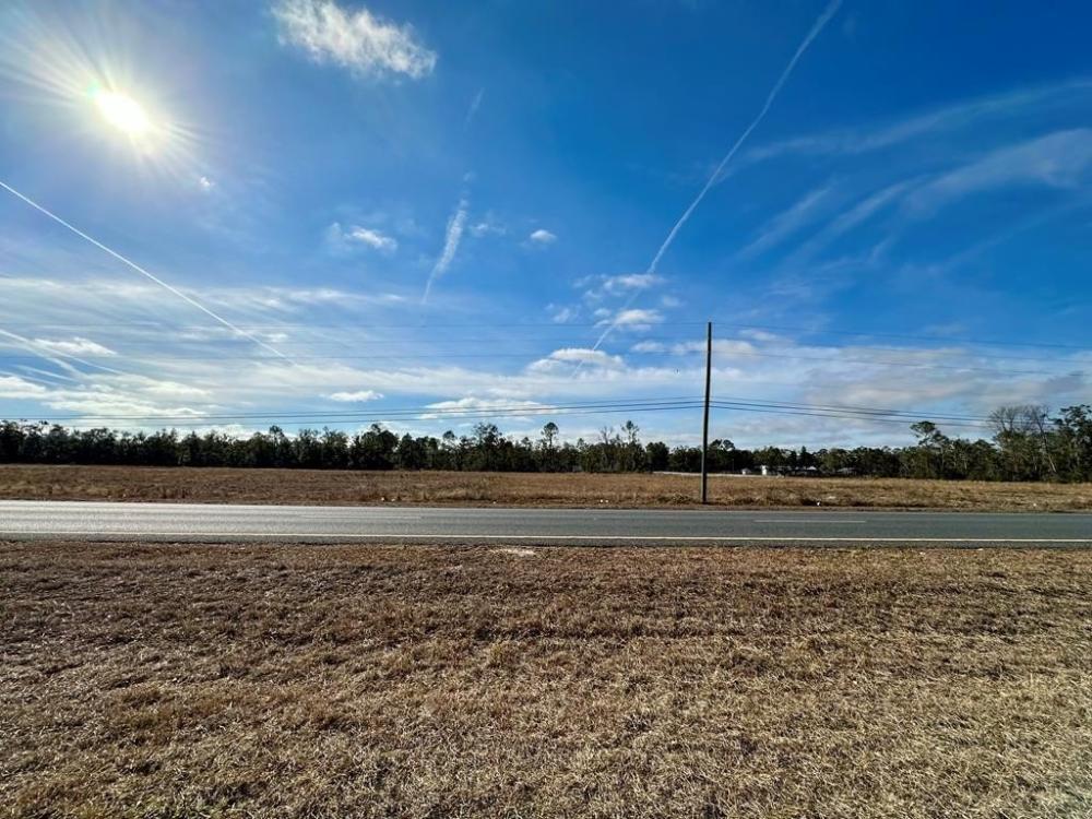 Currently Displayed Property Photo