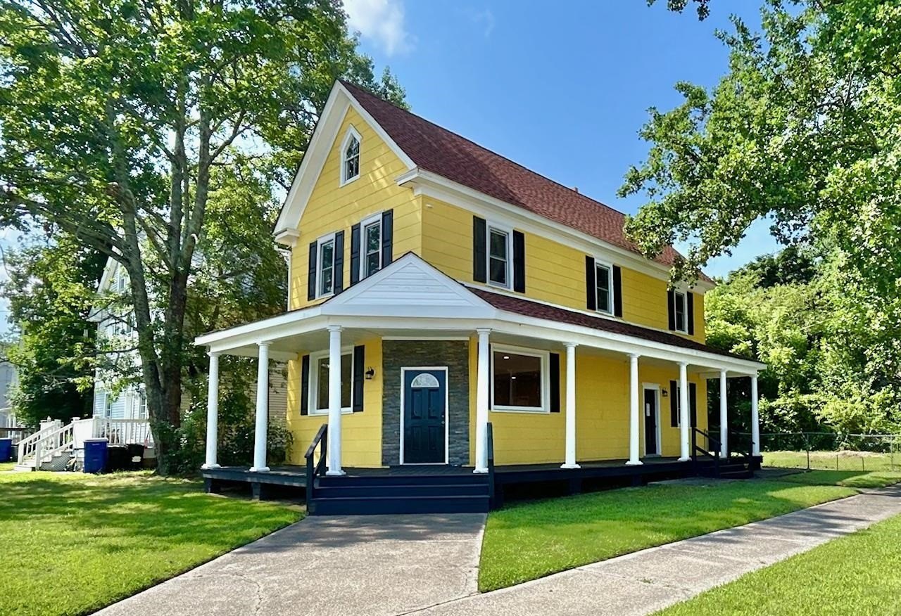 Currently Displayed Property Photo