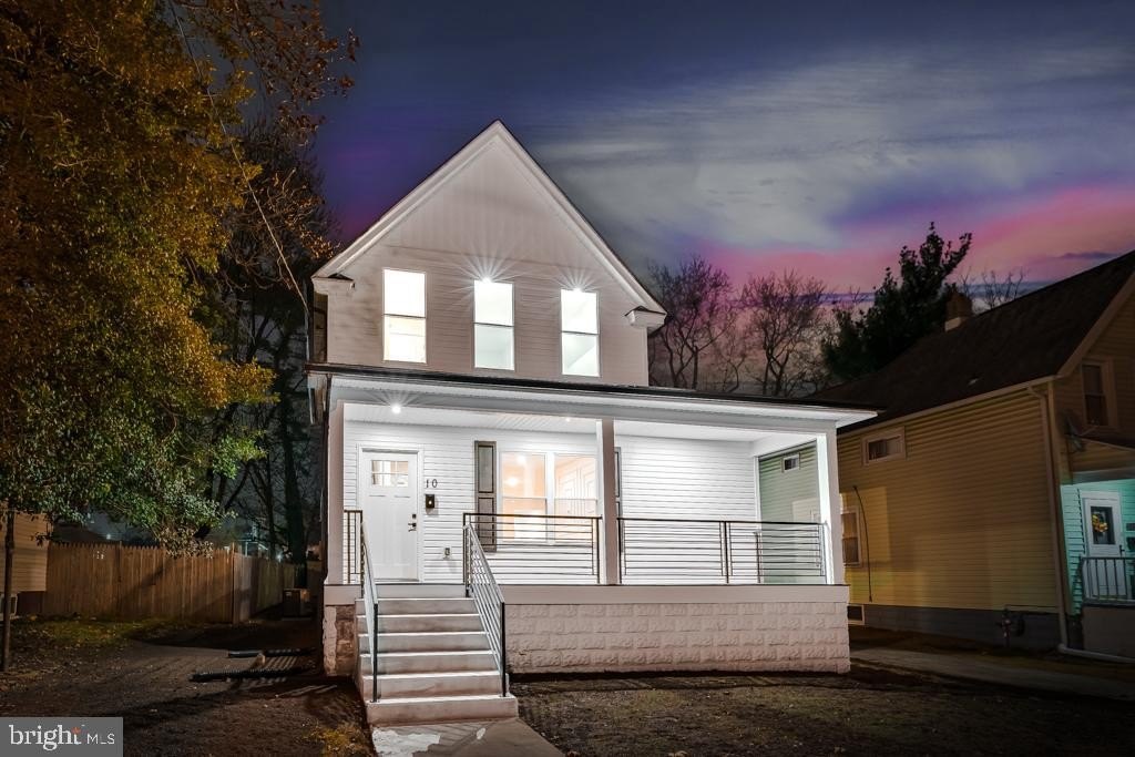 Currently Displayed Property Photo