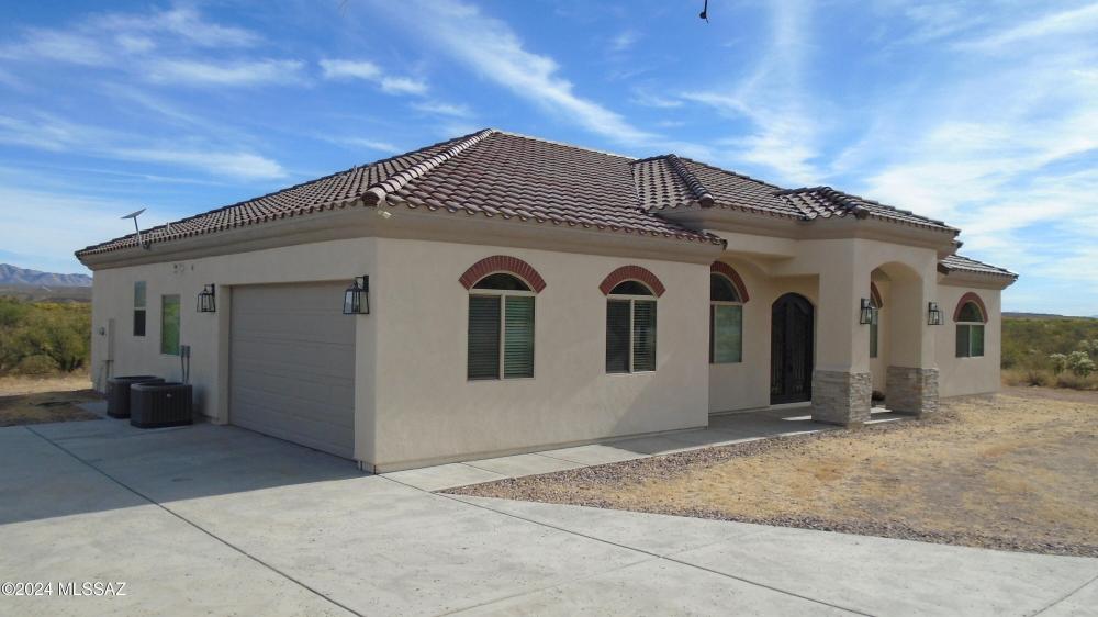 Currently Displayed Property Photo