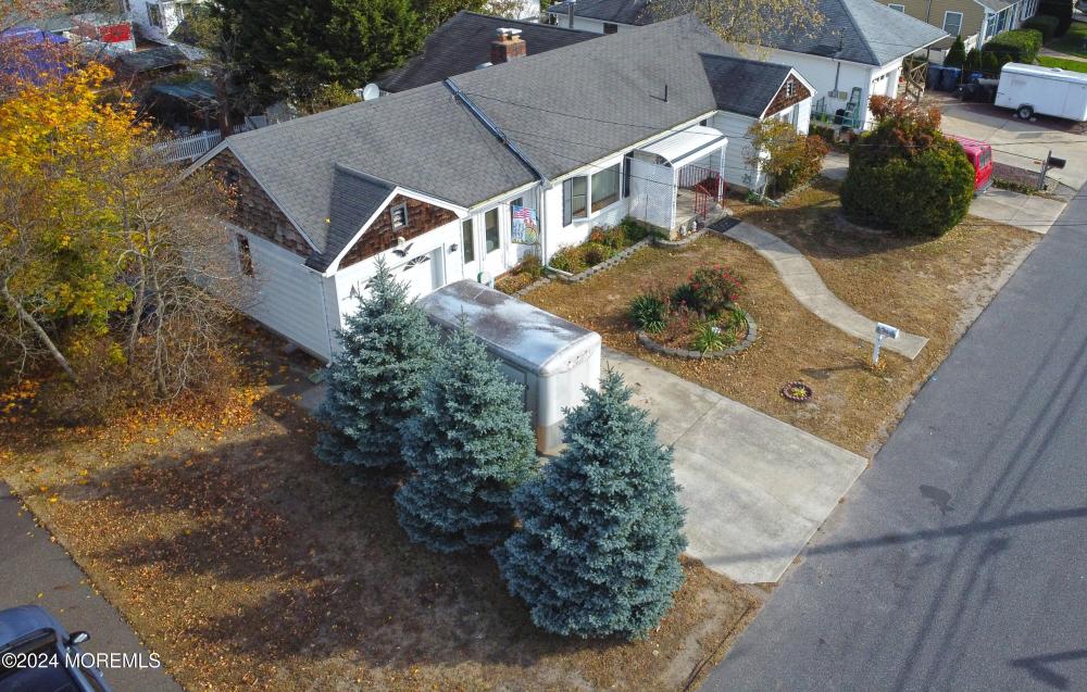 Currently Displayed Property Photo