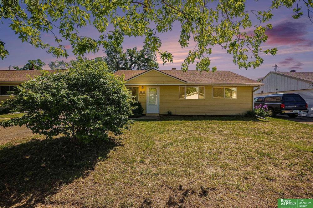 Currently Displayed Property Photo