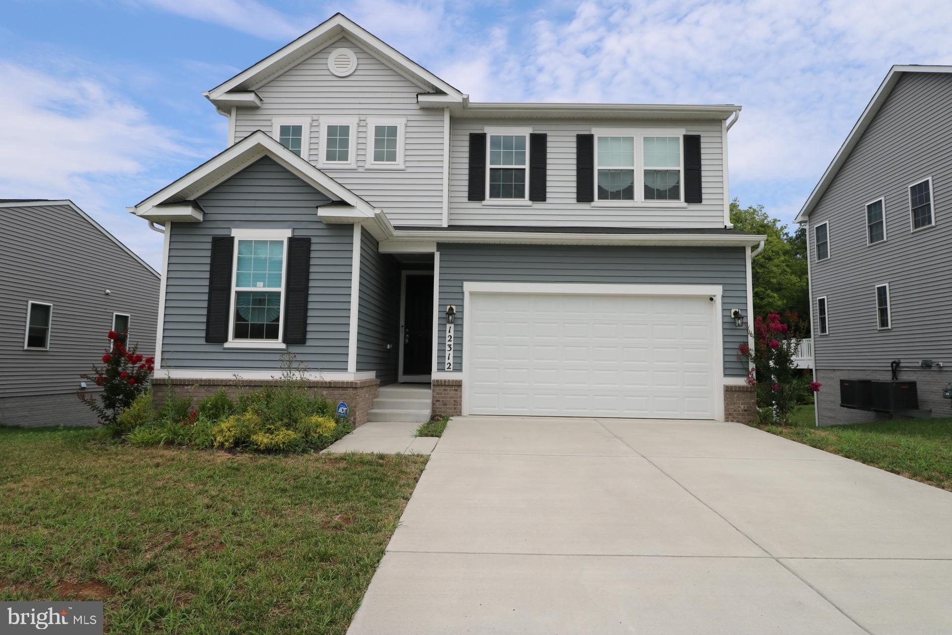 Currently Displayed Property Photo