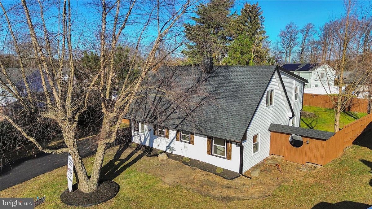 Currently Displayed Property Photo