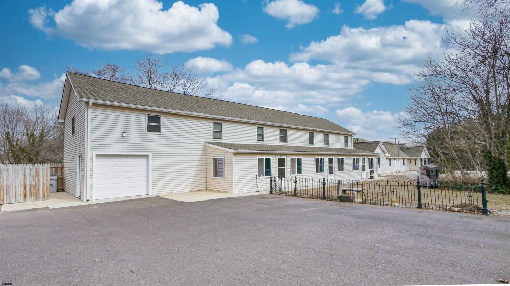 Currently Displayed Property Photo