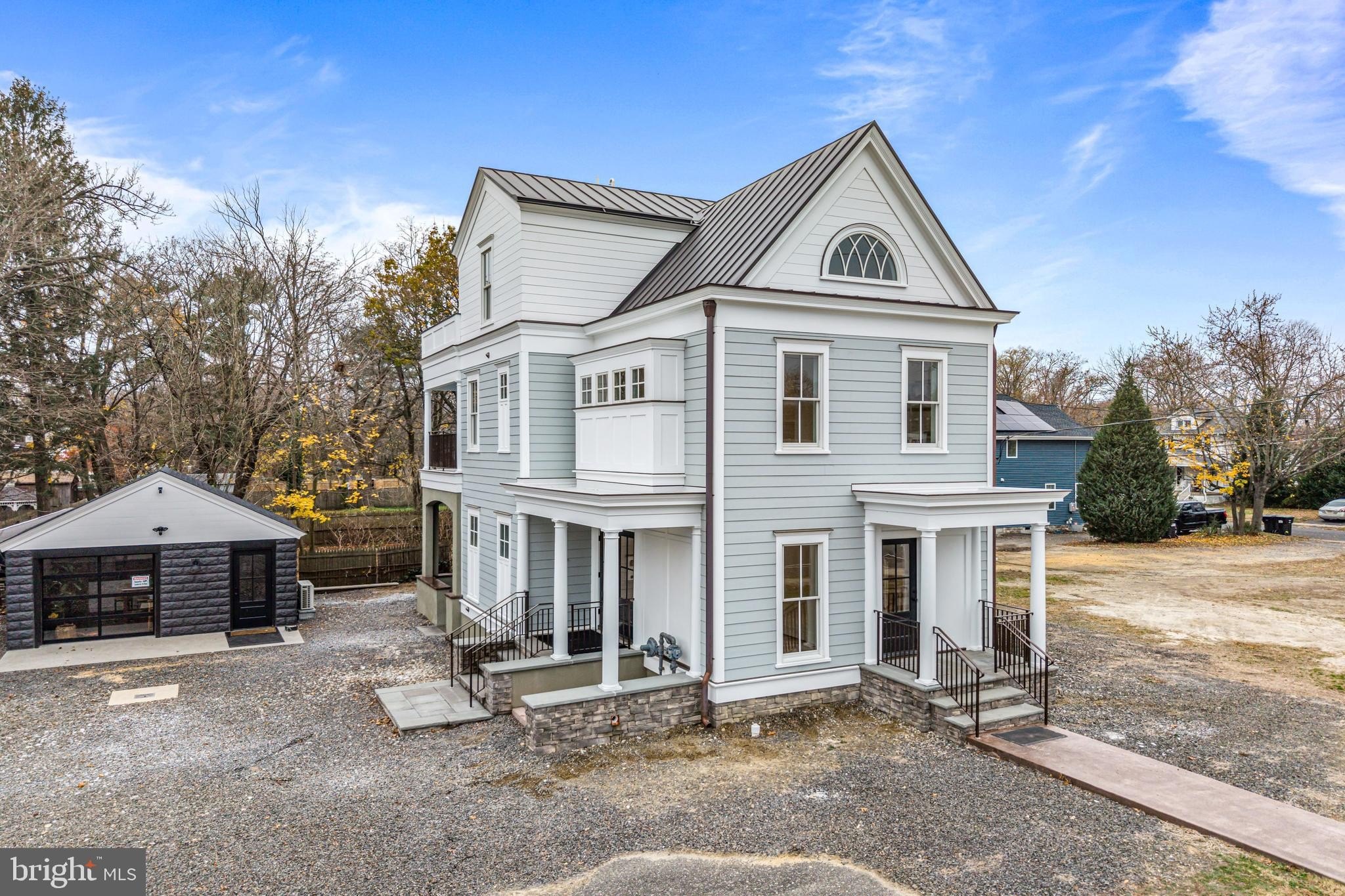 Currently Displayed Property Photo