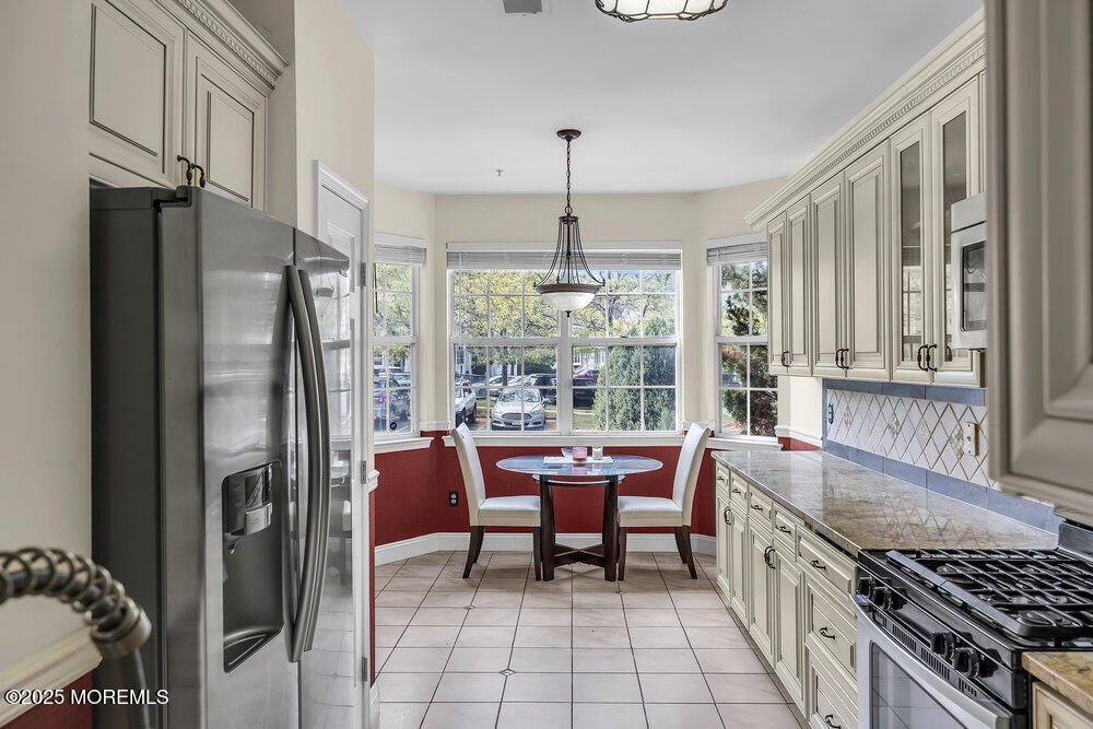 Currently Displayed Property Photo