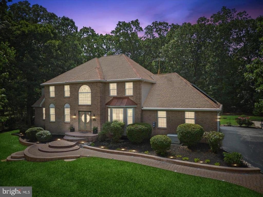 Currently Displayed Property Photo