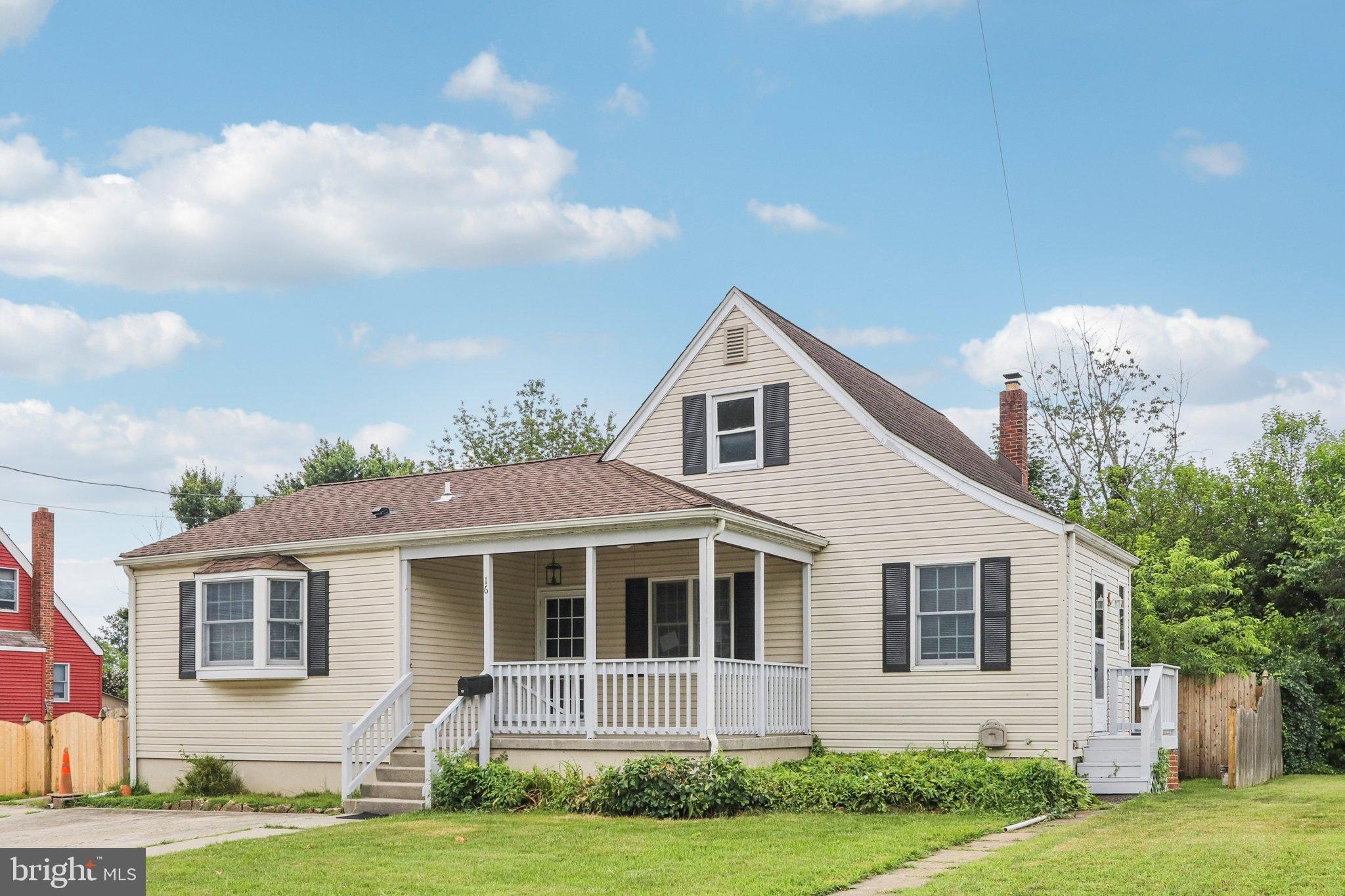 Currently Displayed Property Photo