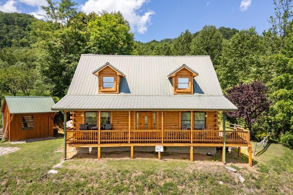 Currently Displayed Property Photo