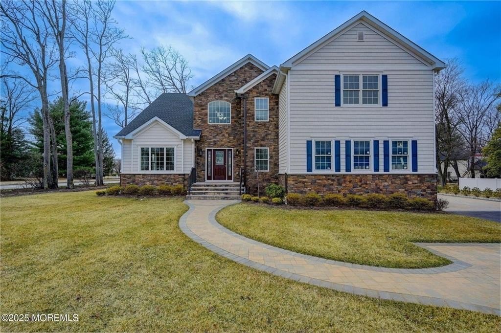 Currently Displayed Property Photo