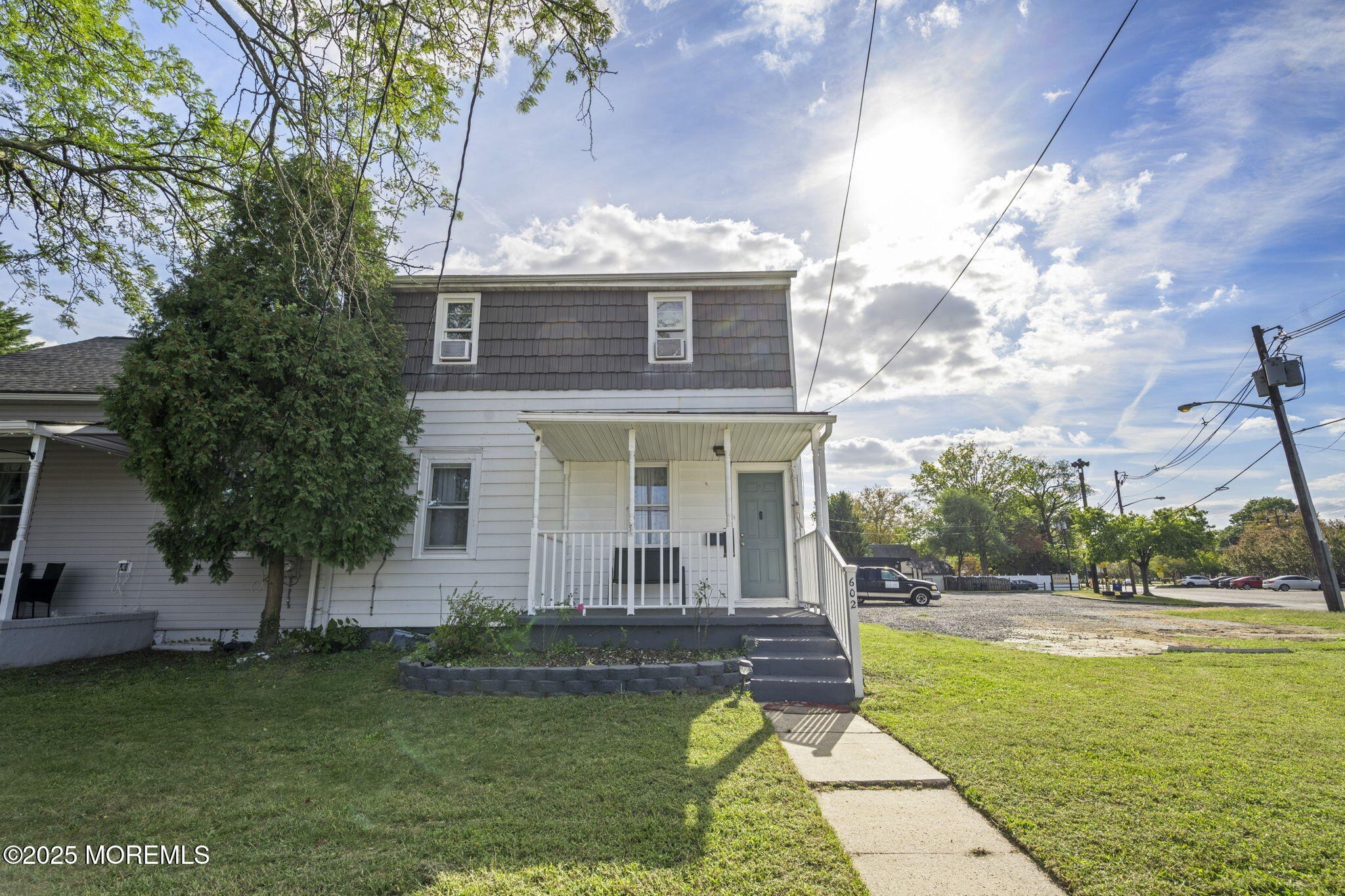 Currently Displayed Property Photo