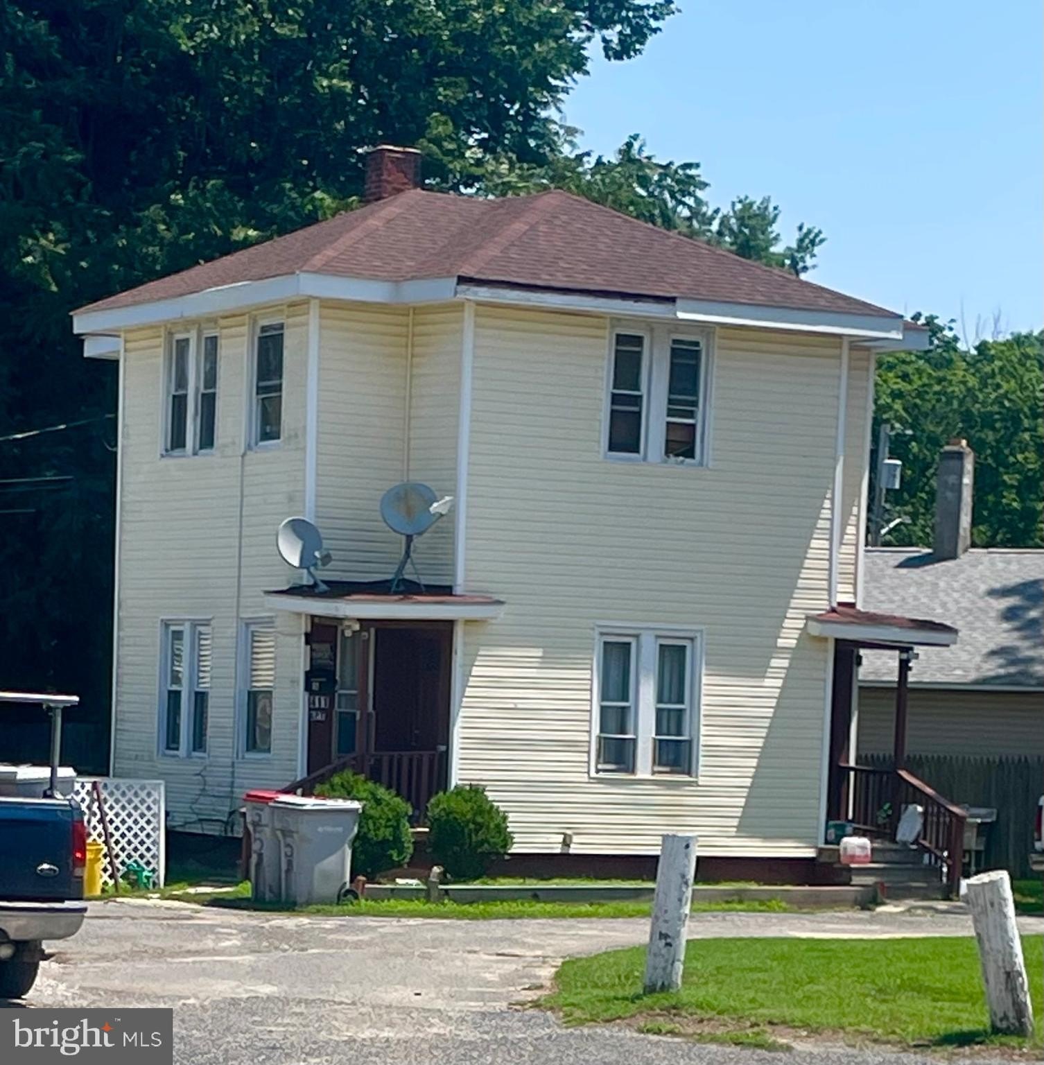 Currently Displayed Property Photo