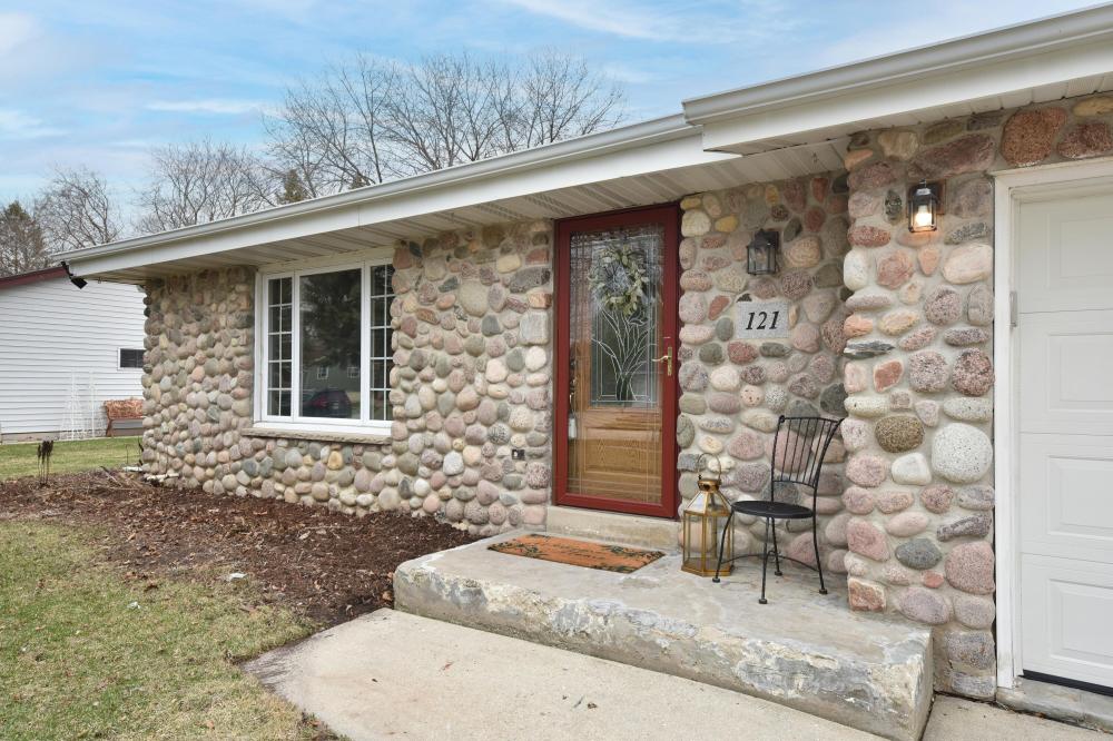 Currently Displayed Property Photo