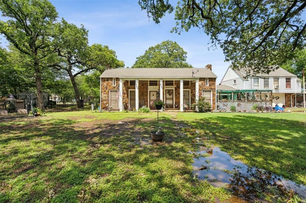 Currently Displayed Property Photo