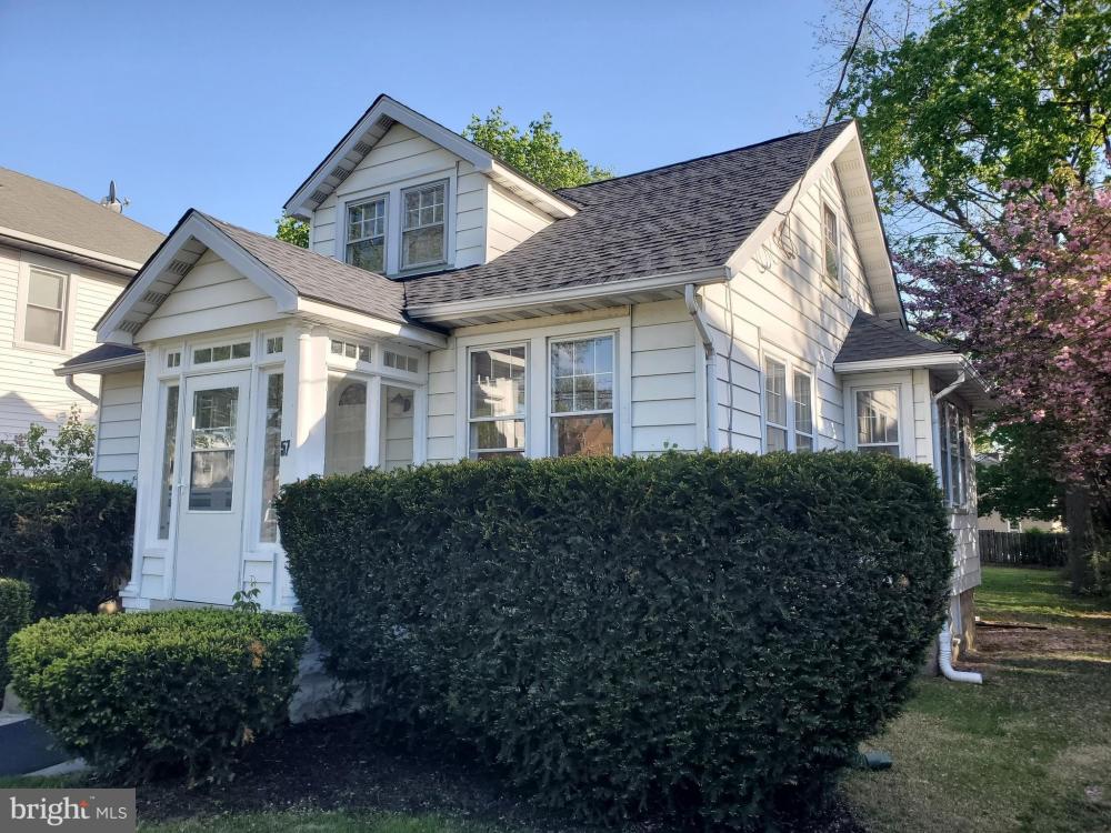 Currently Displayed Property Photo