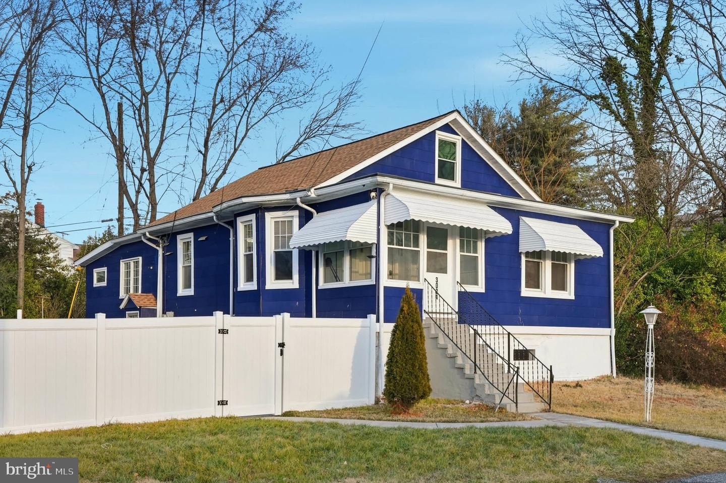 Currently Displayed Property Photo