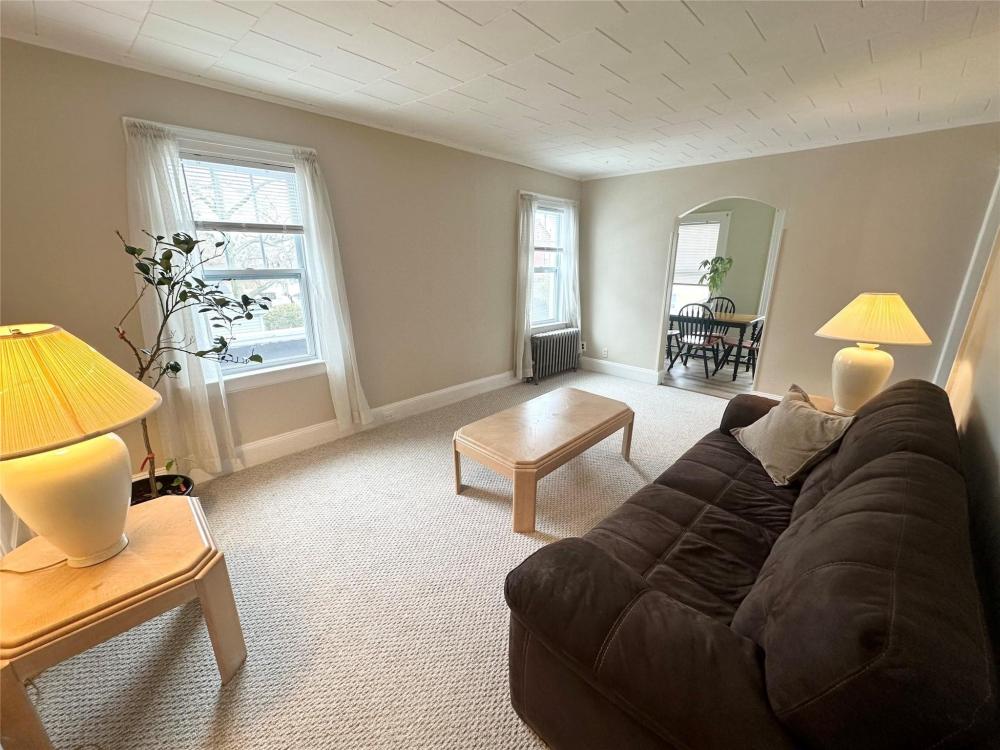 Currently Displayed Property Photo