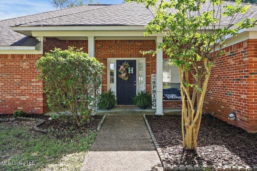 Currently Displayed Property Photo