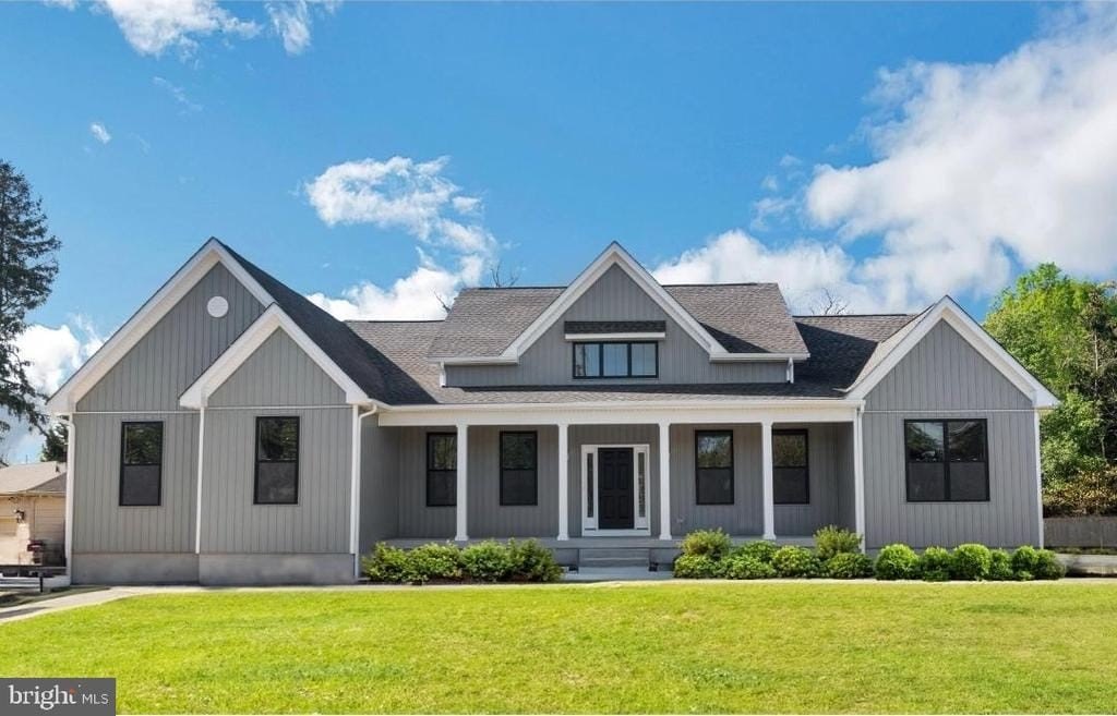 Currently Displayed Property Photo