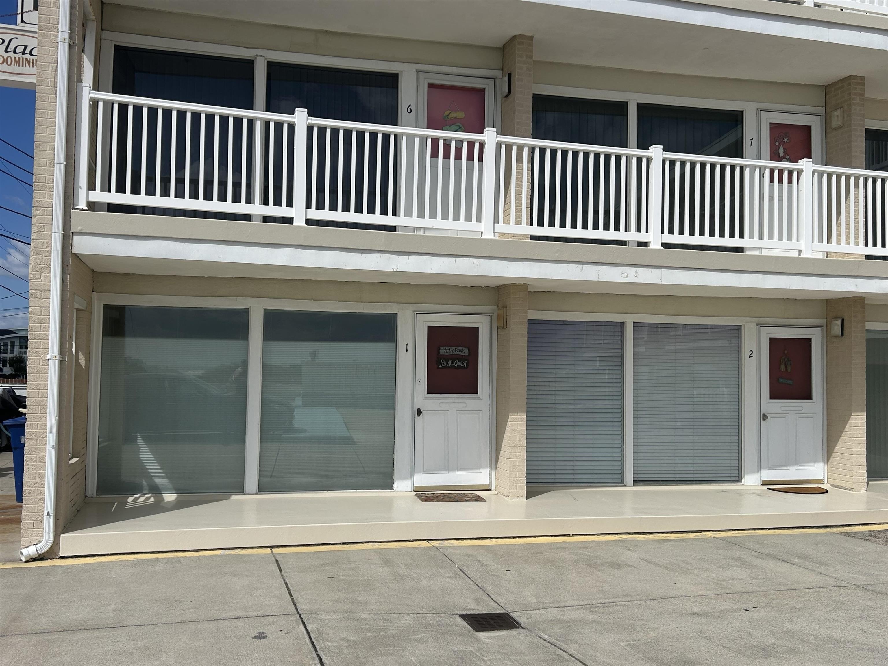 Currently Displayed Property Photo
