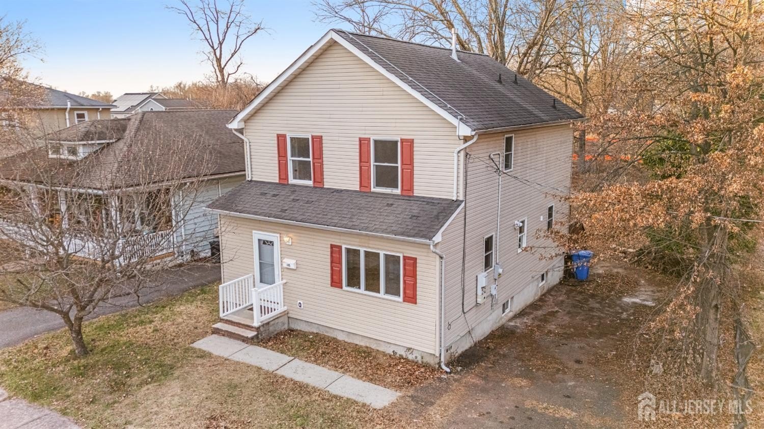 Currently Displayed Property Photo