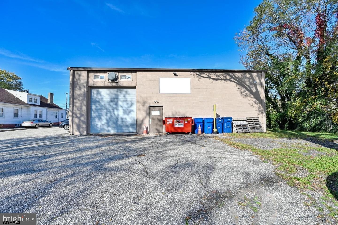 Currently Displayed Property Photo