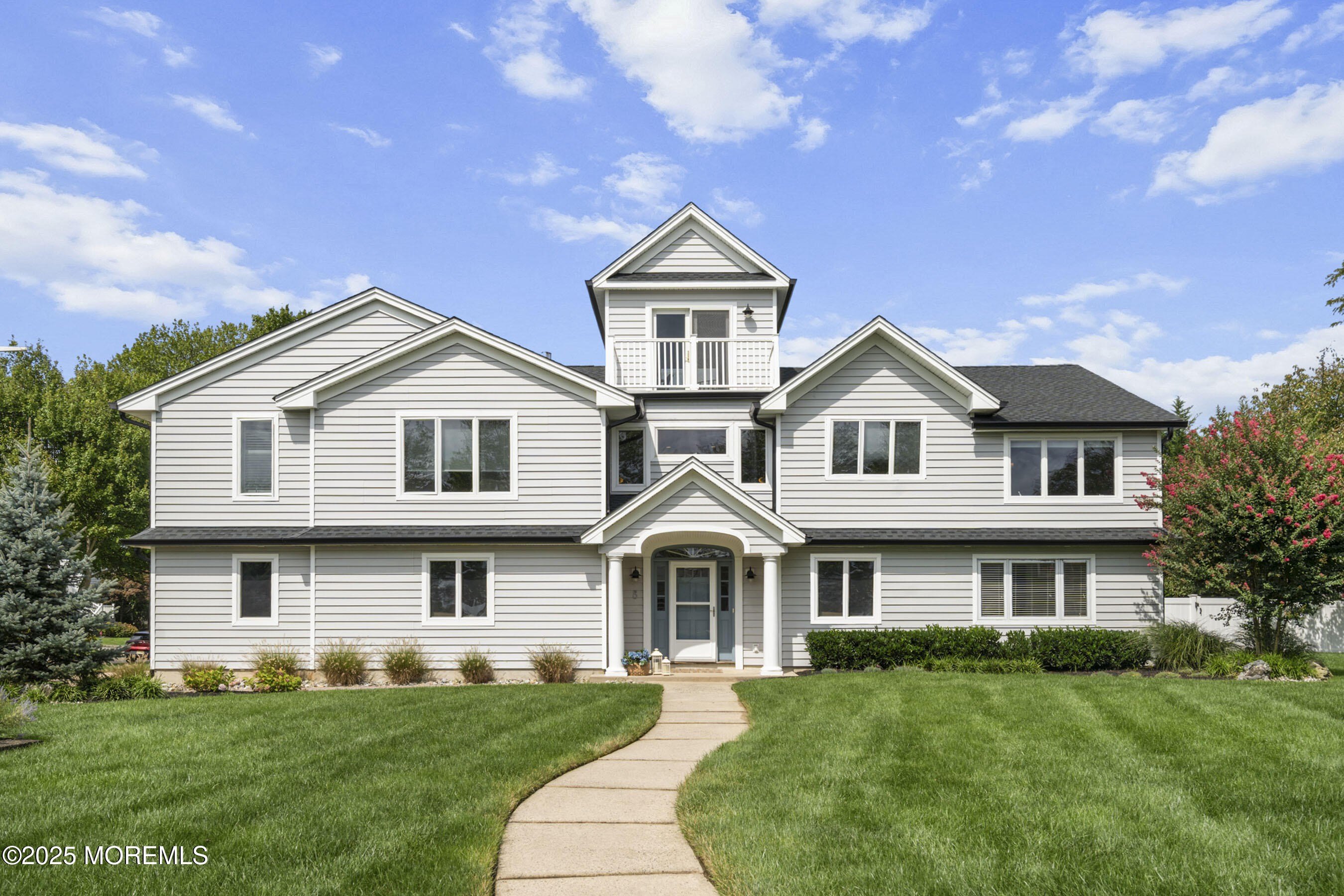 Currently Displayed Property Photo