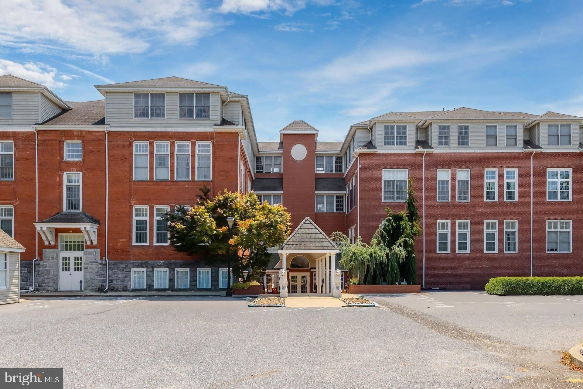 Currently Displayed Property Photo