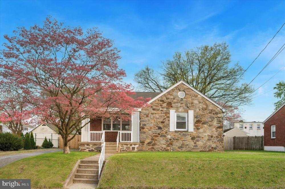 Currently Displayed Property Photo