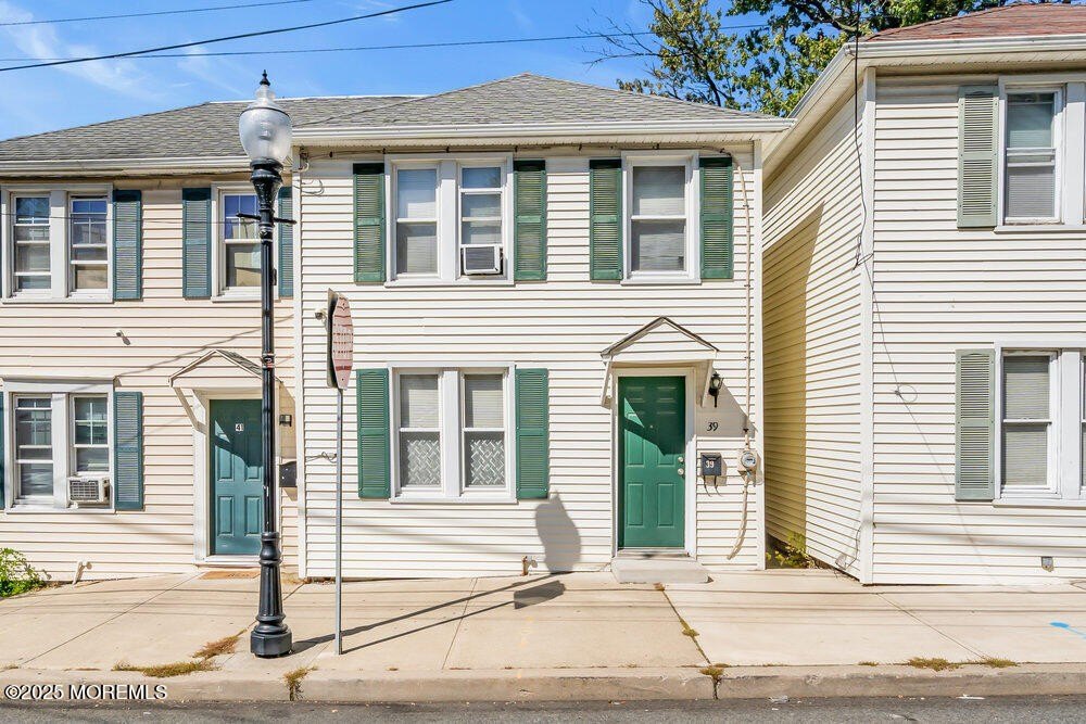 Currently Displayed Property Photo