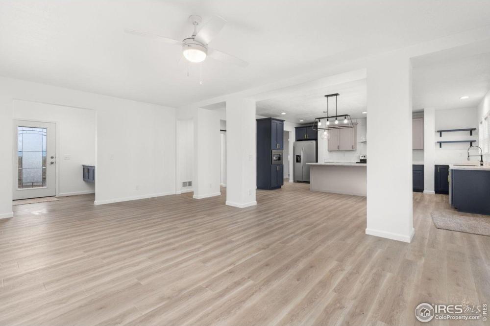 Currently Displayed Property Photo
