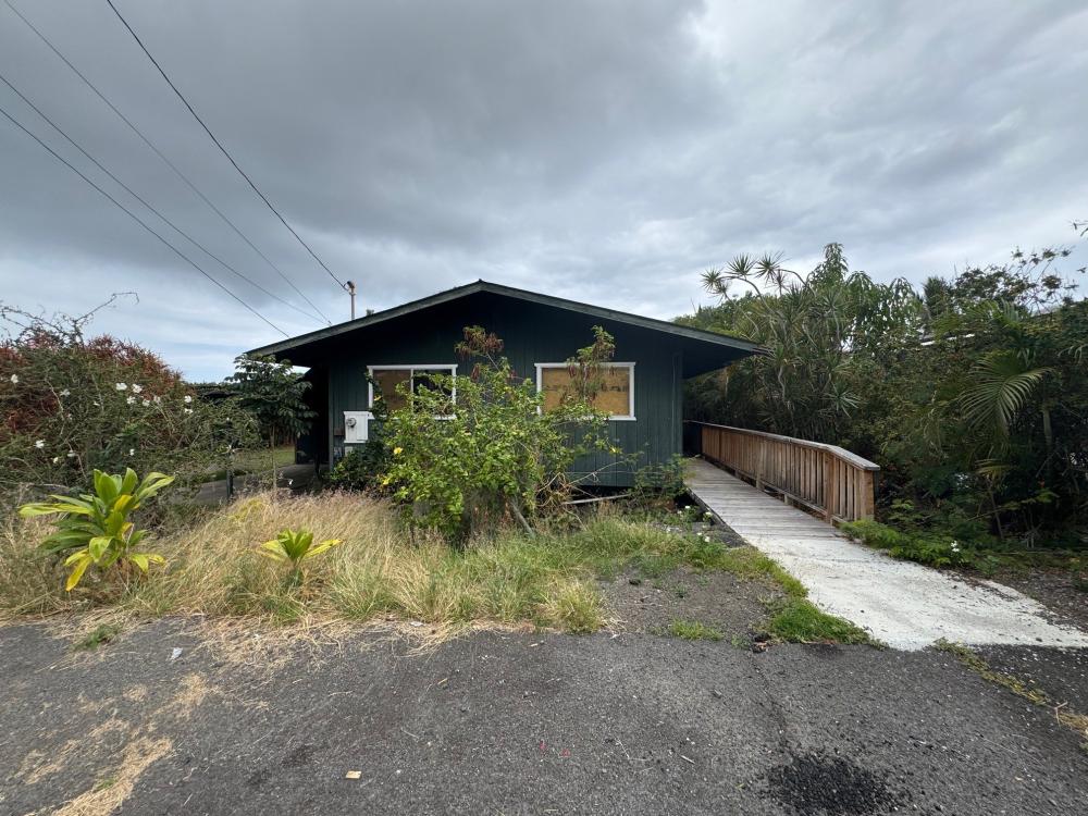 Currently Displayed Property Photo