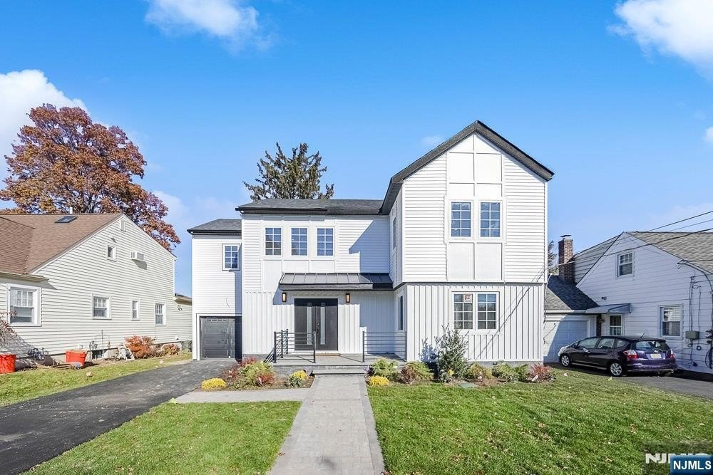 Currently Displayed Property Photo