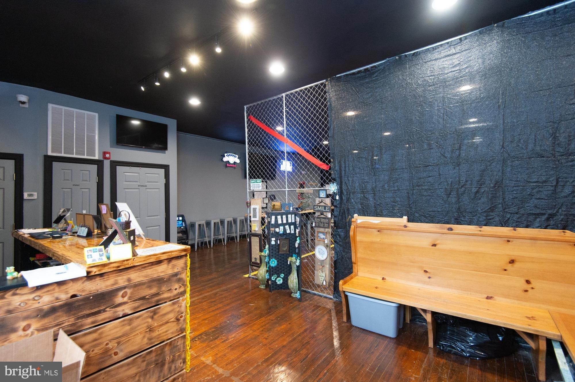 Currently Displayed Property Photo