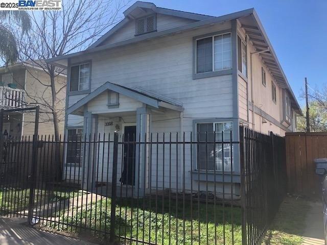 Currently Displayed Property Photo