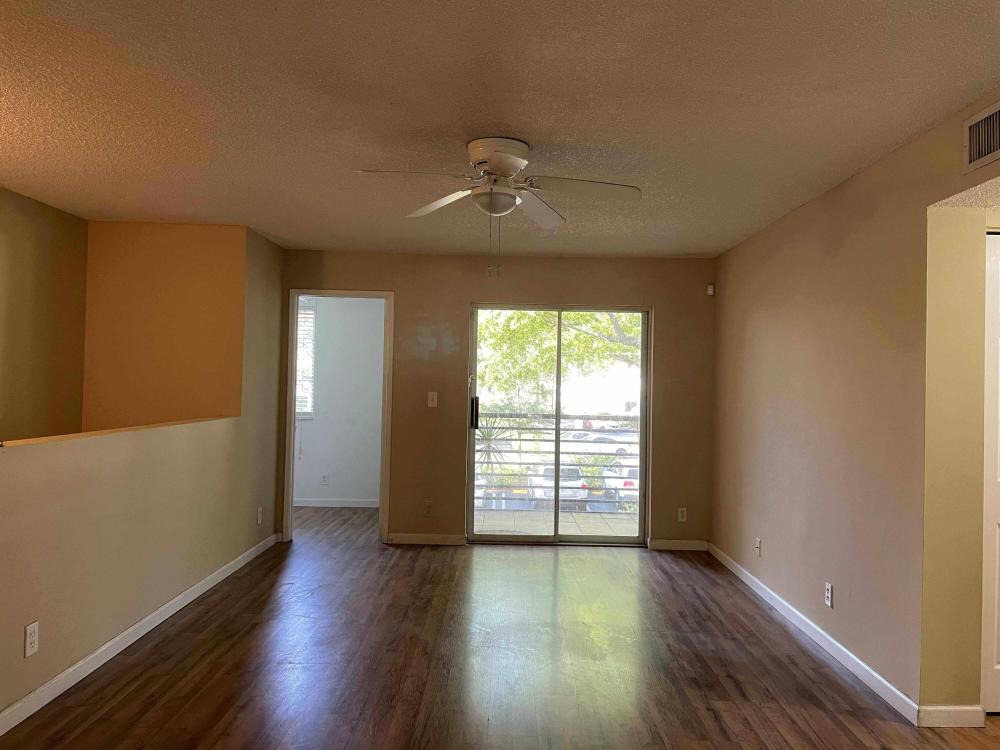Currently Displayed Property Photo