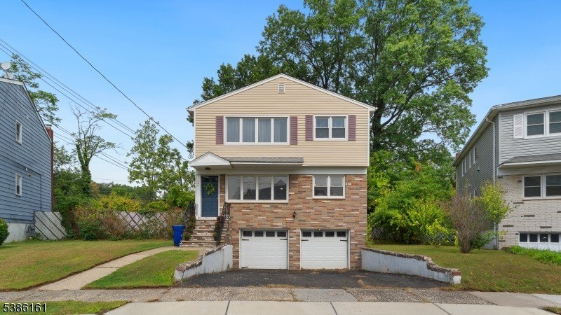 Currently Displayed Property Photo