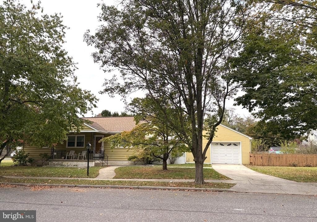 Currently Displayed Property Photo