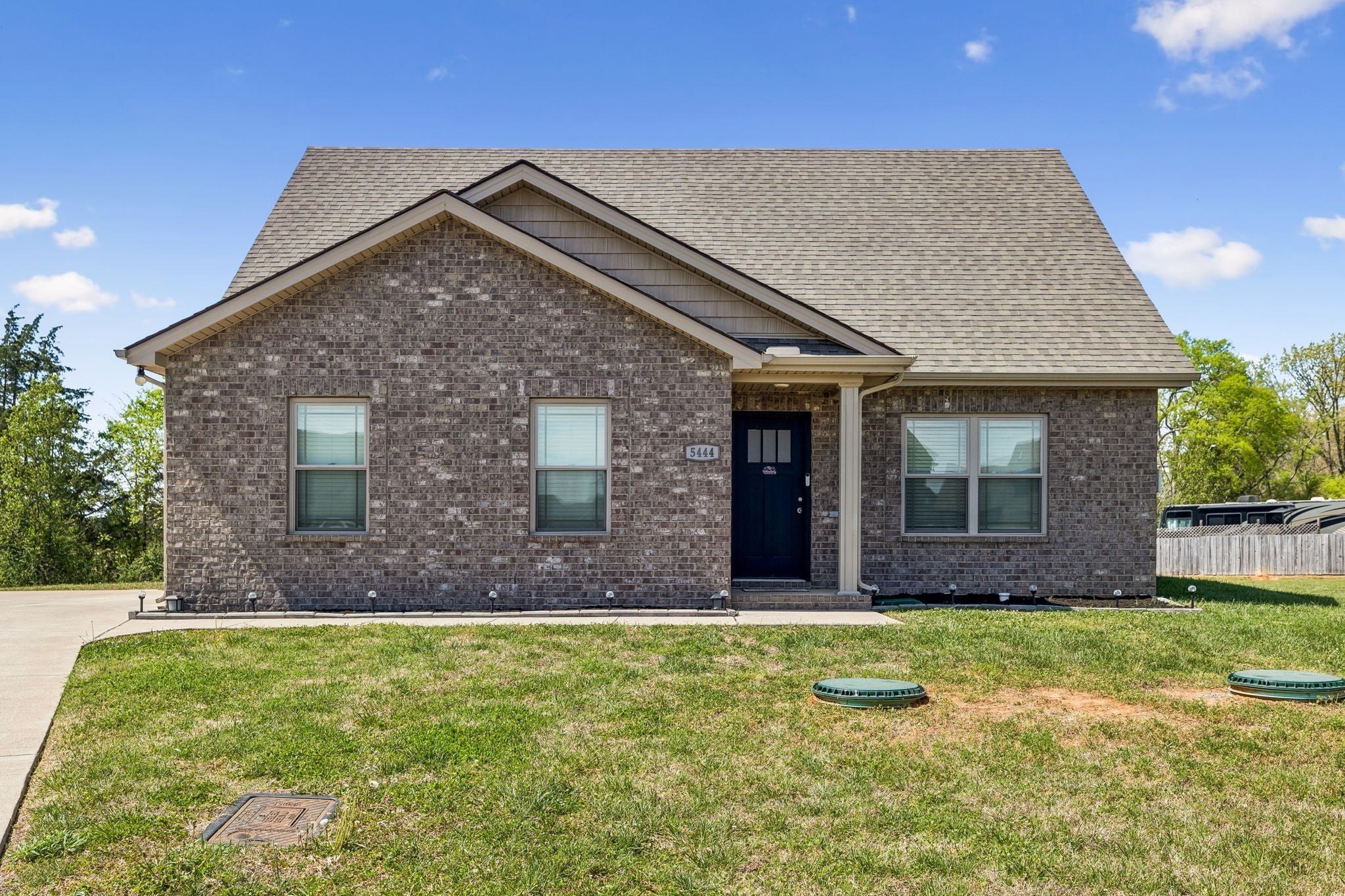 Currently Displayed Property Photo