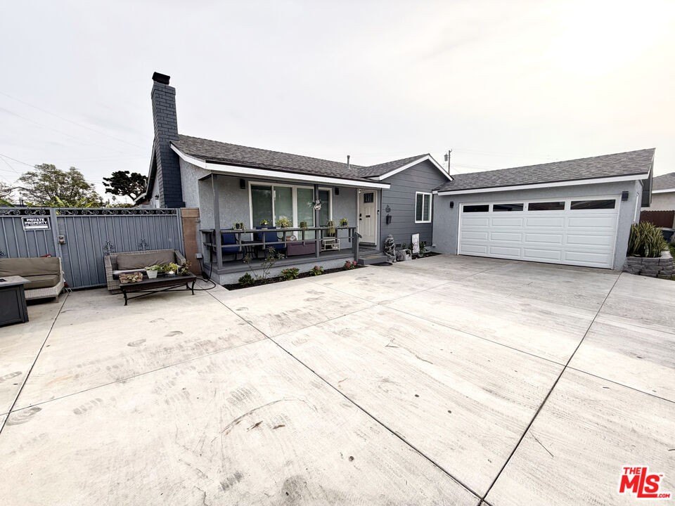 Currently Displayed Property Photo