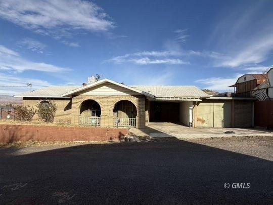 Currently Displayed Property Photo