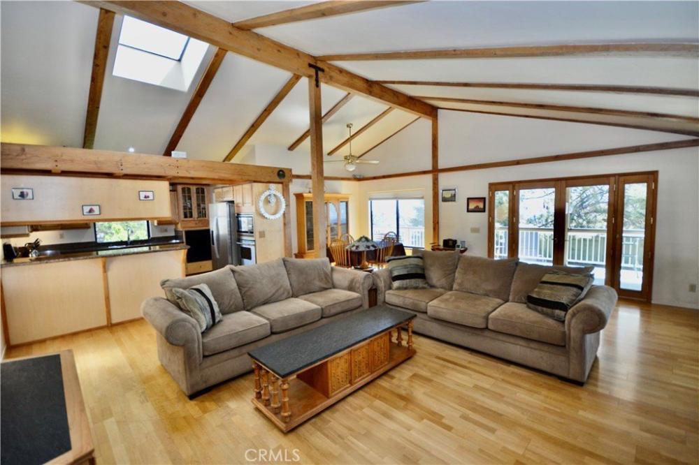 Currently Displayed Property Photo