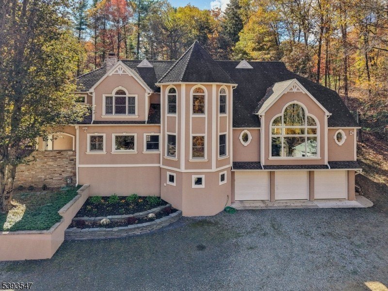 Currently Displayed Property Photo