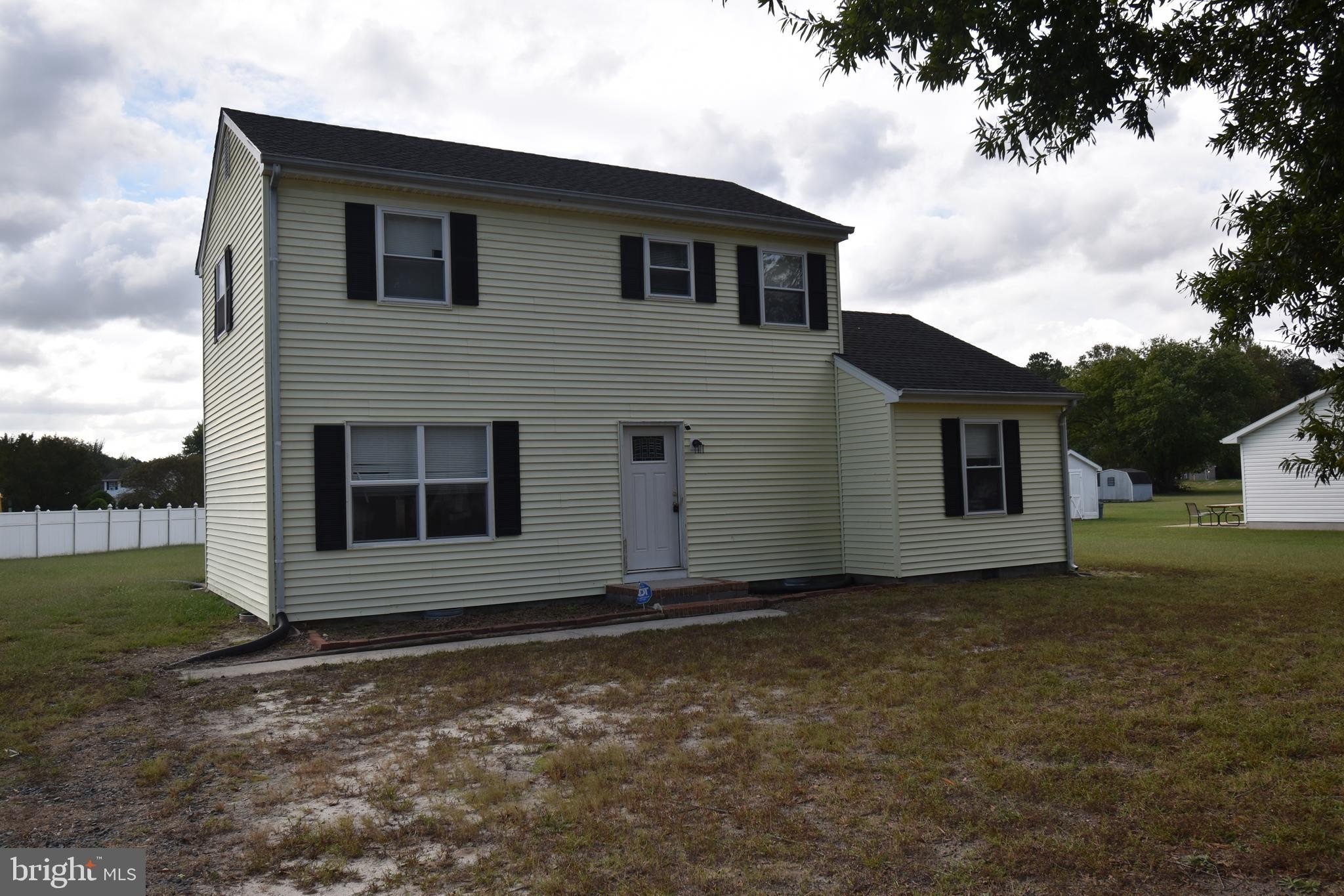 Currently Displayed Property Photo