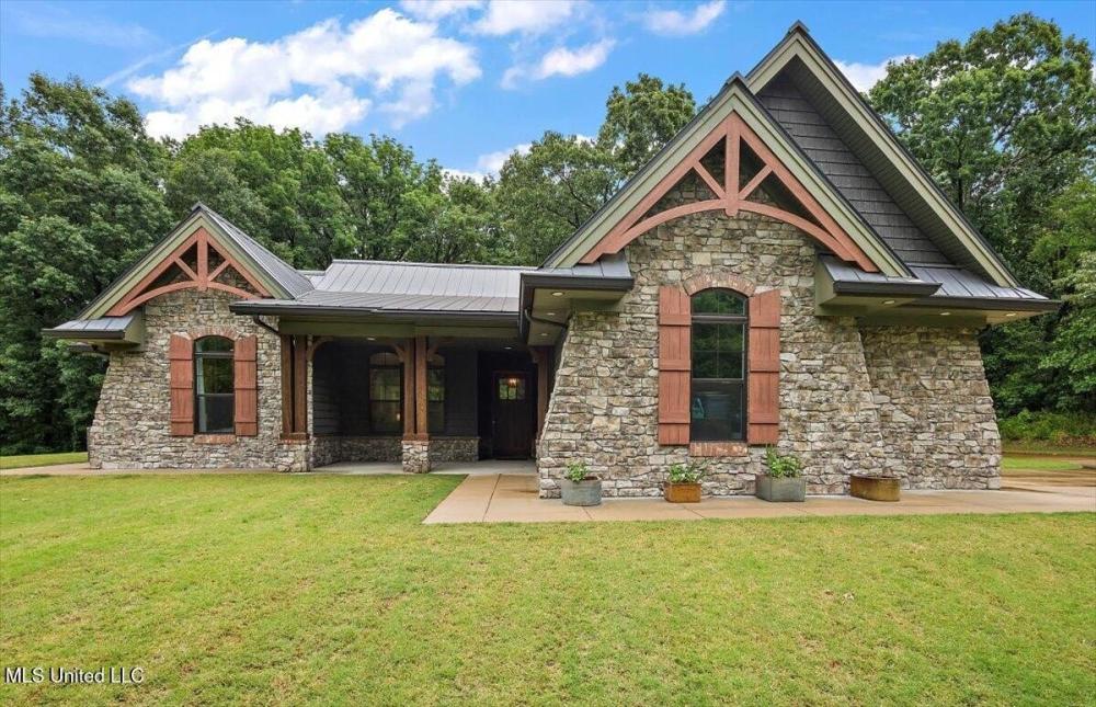 Currently Displayed Property Photo