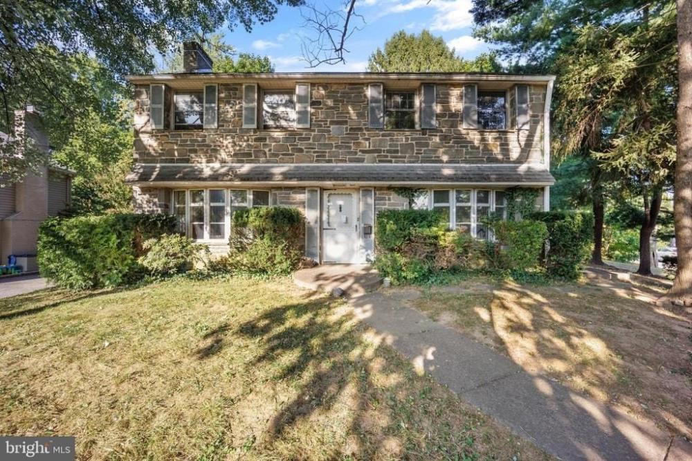 Currently Displayed Property Photo